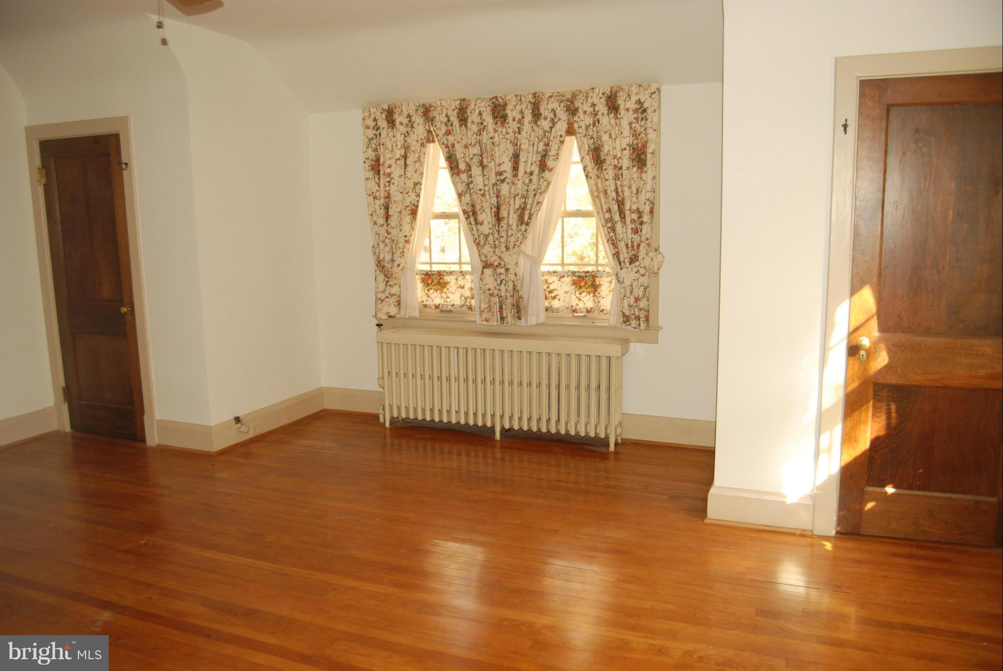 524 Nottingham Road Baltimore, MD 21229 - Photo 14 of 27 Bedroom (Master)