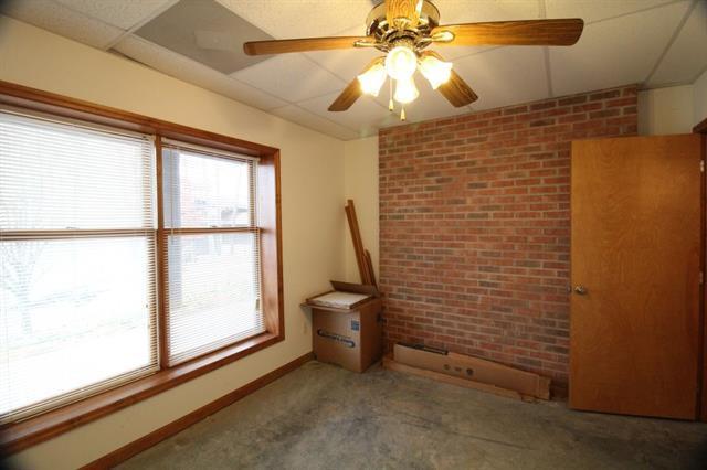1765 Stump Hollow Road, Unit 52 Spring City, TN 37381 - Photo 27 of 50 27- basement bedroom