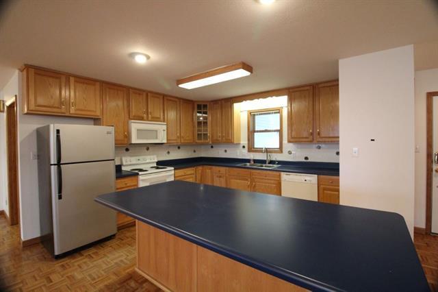 1765 Stump Hollow Road, Unit 52 Spring City, TN 37381 - Photo 5 of 50 5-island bar