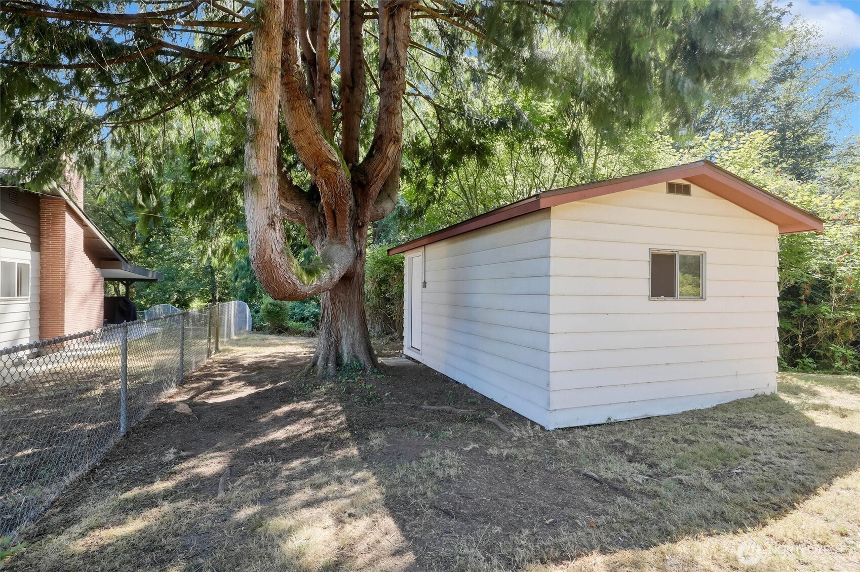 2102 Vine Road Brier, WA 98036 - Photo 27 of 40 Gallery Image 27