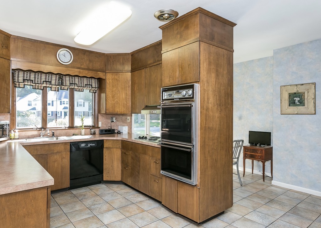34 Normandy Road Springfield, MA 01106 - Photo 15 of 30 Gallery Image 15