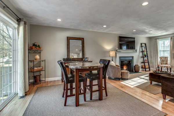 8 Pleasant Road Wilmington, MA 01887 - Photo 11 of 27