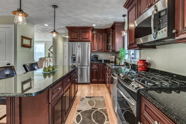 8 Pleasant Road Wilmington, MA 01887 - Photo 12 of 27