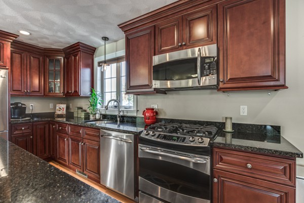 8 Pleasant Road Wilmington, MA 01887 - Photo 13 of 27