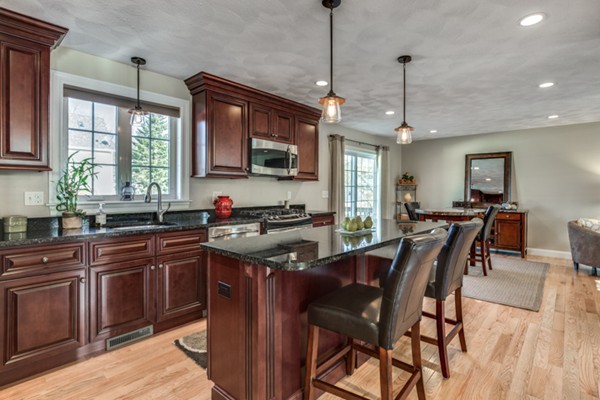 8 Pleasant Road Wilmington, MA 01887 - Photo 14 of 27