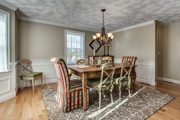 8 Pleasant Road Wilmington, MA 01887 - Photo 17 of 27