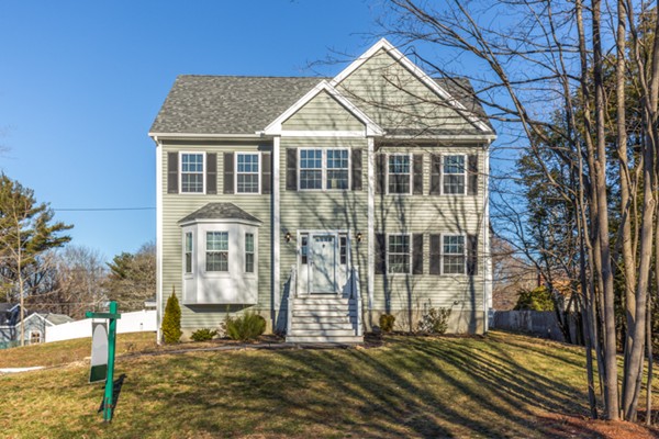 8 Pleasant Road Wilmington, MA 01887 - Photo 2 of 27