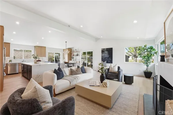 $2,289,000 | 1713 Oahu Place, Costa Mesa, CA 92626