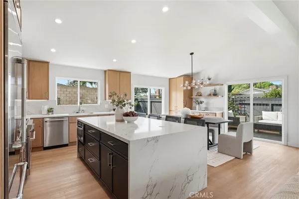 $2,289,000 | 1713 Oahu Place, Costa Mesa, CA 92626