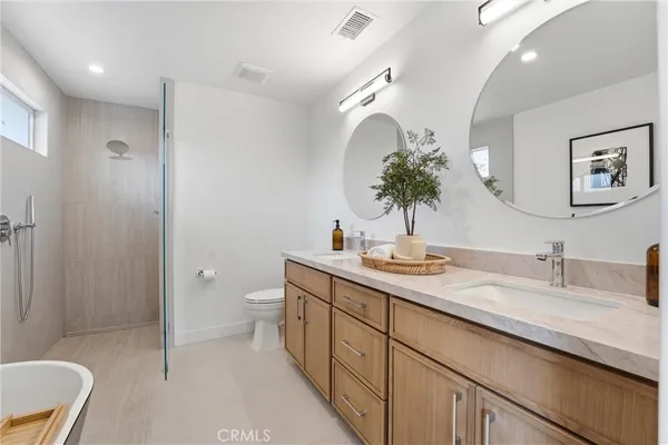 $2,289,000 | 1713 Oahu Place, Costa Mesa, CA 92626