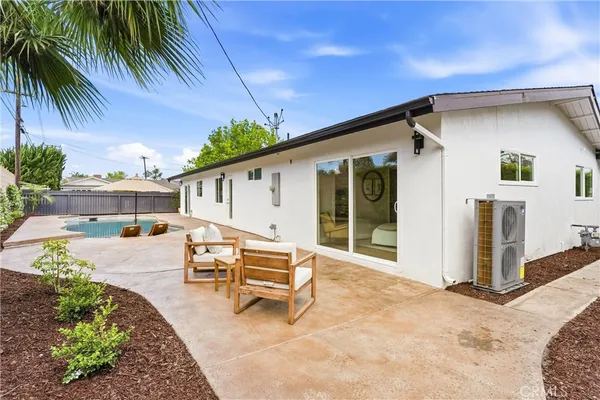 $2,289,000 | 1713 Oahu Place, Costa Mesa, CA 92626