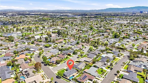 $2,289,000 | 1713 Oahu Place, Costa Mesa, CA 92626