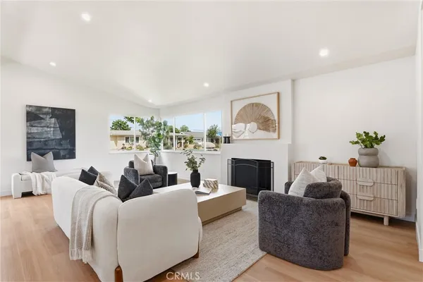 $2,289,000 | 1713 Oahu Place, Costa Mesa, CA 92626