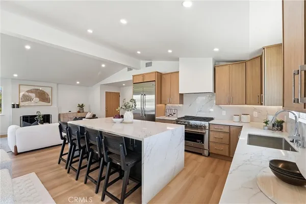 $2,289,000 | 1713 Oahu Place, Costa Mesa, CA 92626