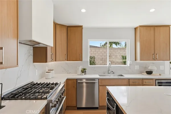 $2,289,000 | 1713 Oahu Place, Costa Mesa, CA 92626