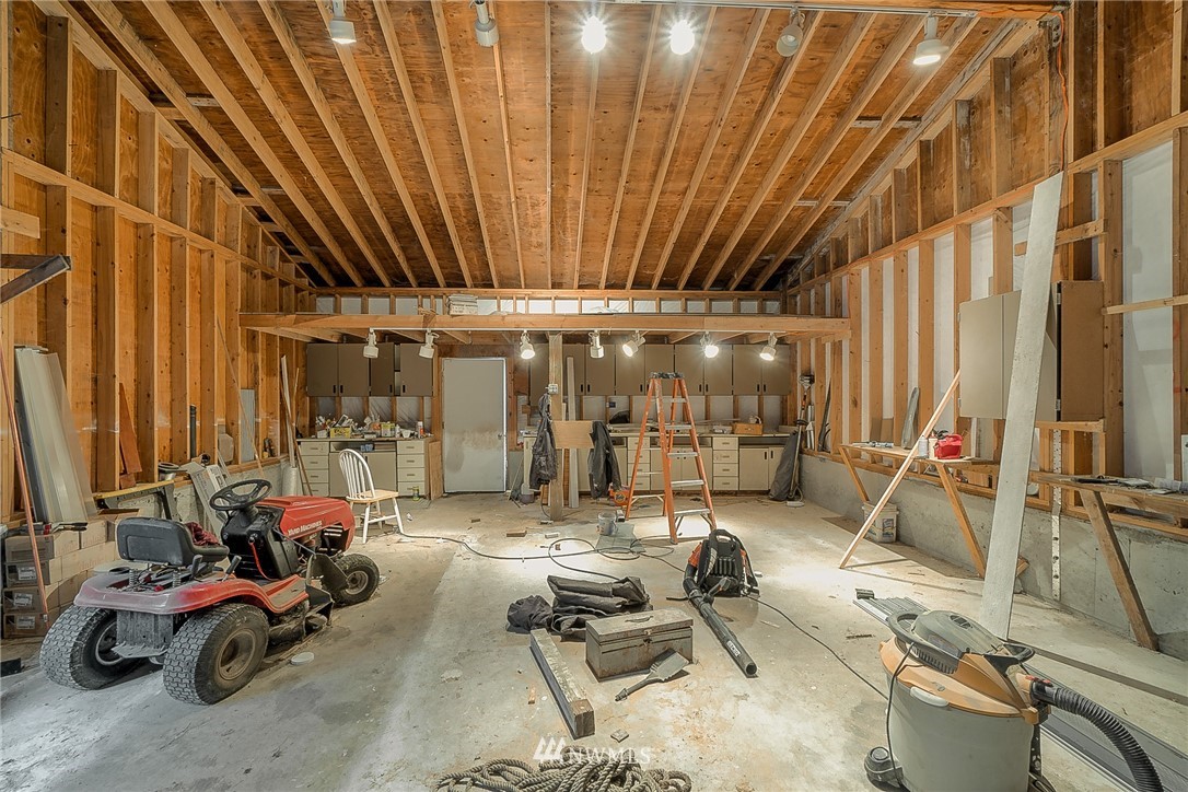 1757 Southwest Young Road Port Orchard, WA 98367 - Photo 16 of 19 Gallery Image 16