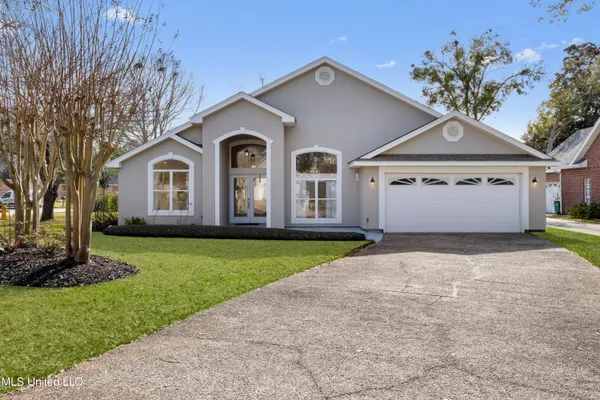 $299,900 | 2559 Rue Palafox, Biloxi, MS 39531