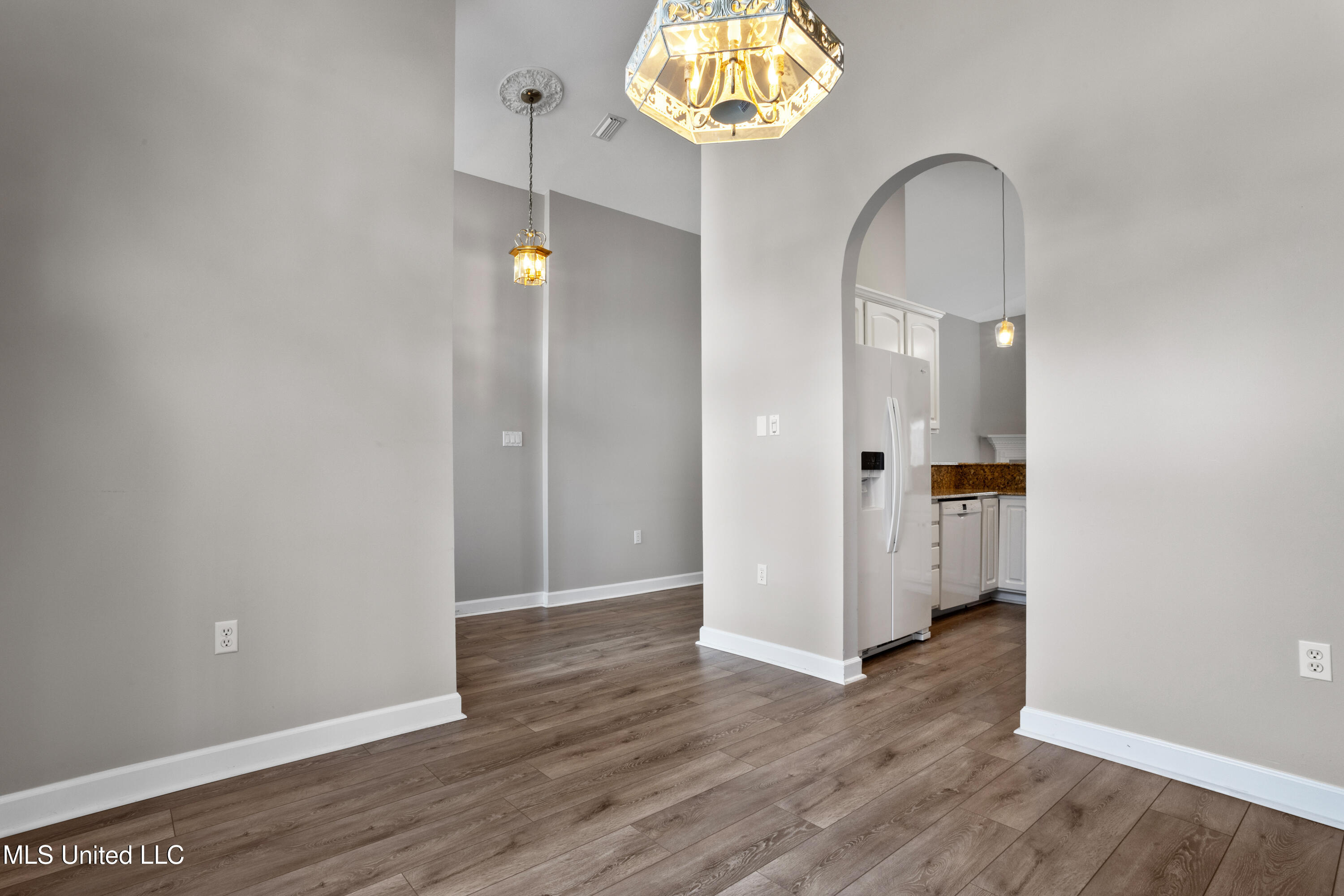 2559 Rue Palafox Biloxi, MS 39531 - Photo 19 of 34 0019 (3)