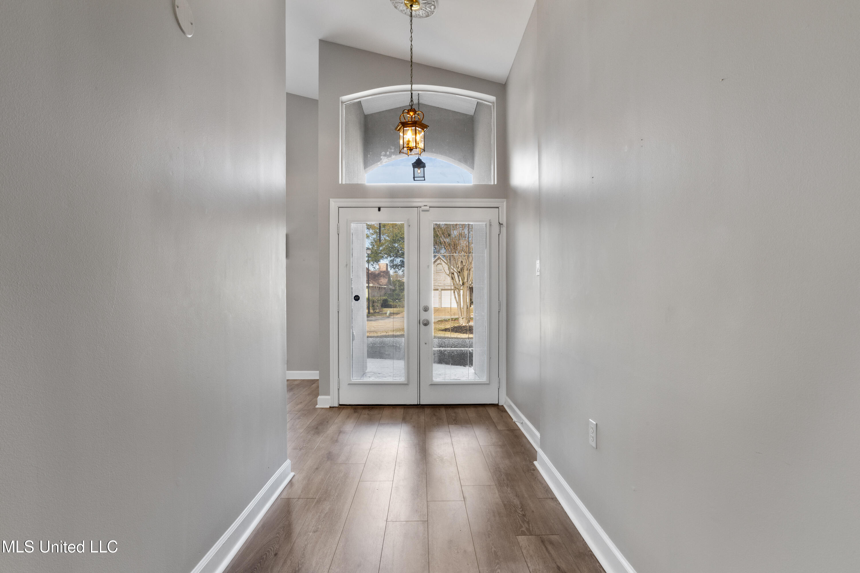 2559 Rue Palafox Biloxi, MS 39531 - Photo 5 of 34 0005 (3)