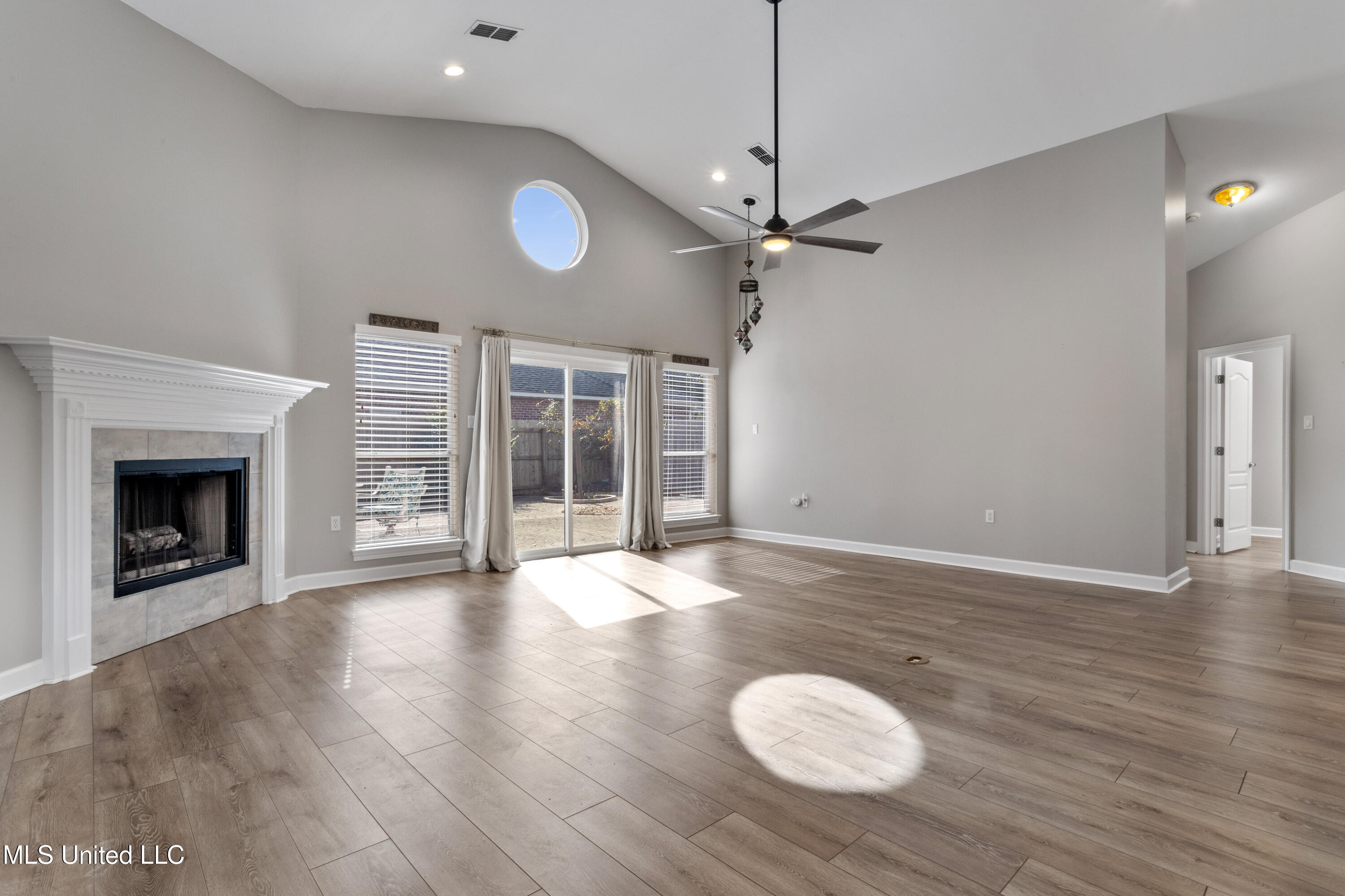 2559 Rue Palafox Biloxi, MS 39531 - Photo 7 of 34 0007 (3)