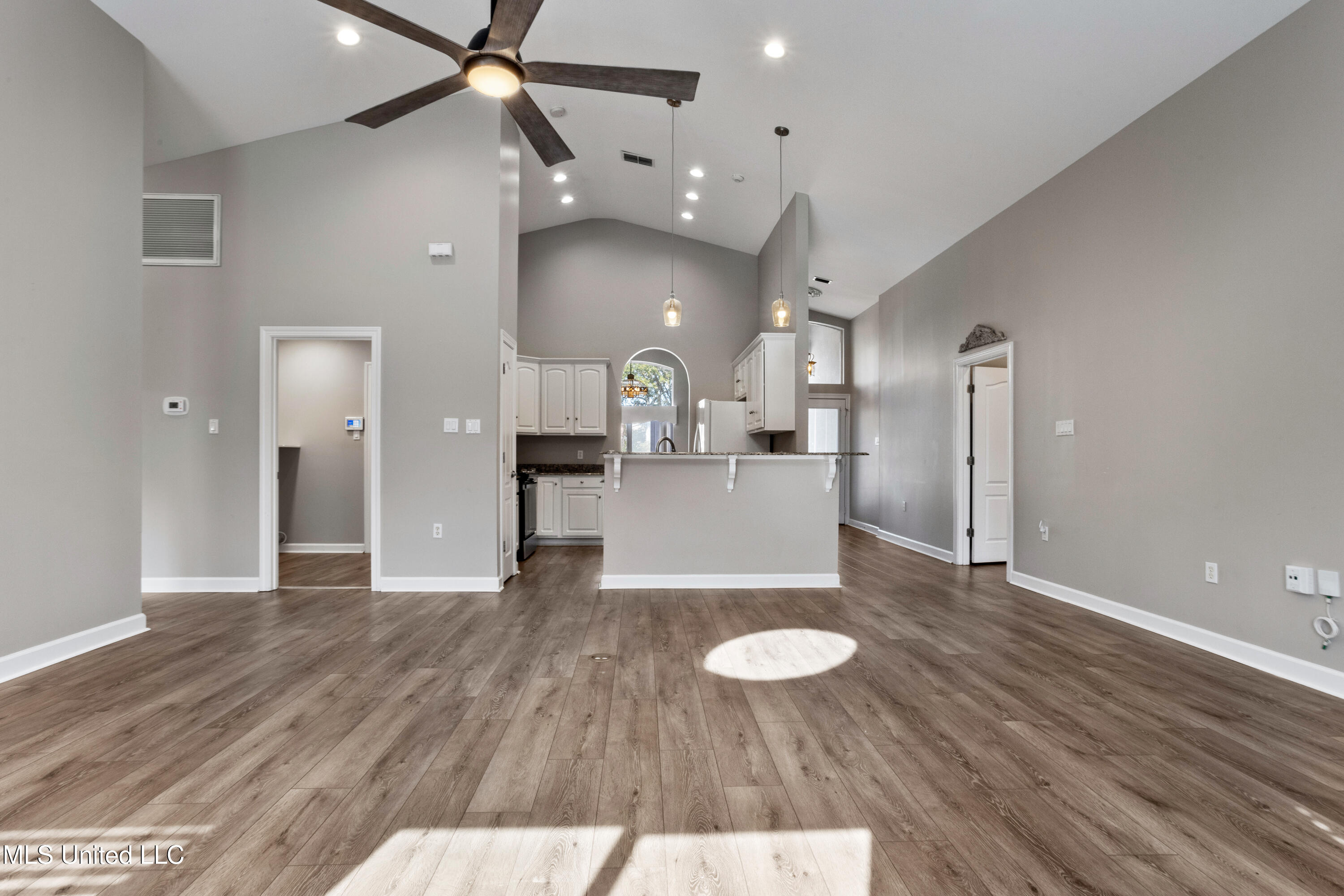 2559 Rue Palafox Biloxi, MS 39531 - Photo 10 of 34 0010 (3)