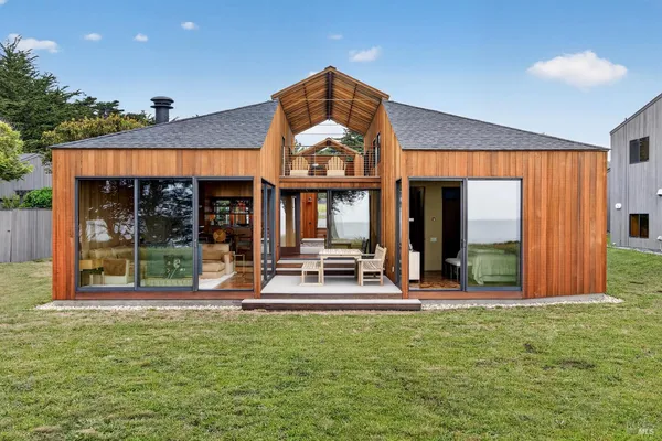 $3,450,000 | 233 Solstice, The Sea Ranch, CA 95497