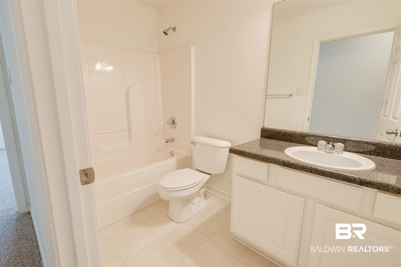 7159 Bridgemill Drive Mobile, AL 36619 - Photo 27 of 34 Guest Bathroom