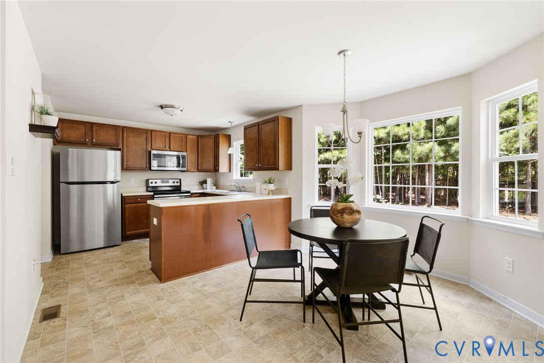 9813 Garden Ridge Place Chesterfield, VA 23832 - Photo 10 of 26 Gallery Image 10