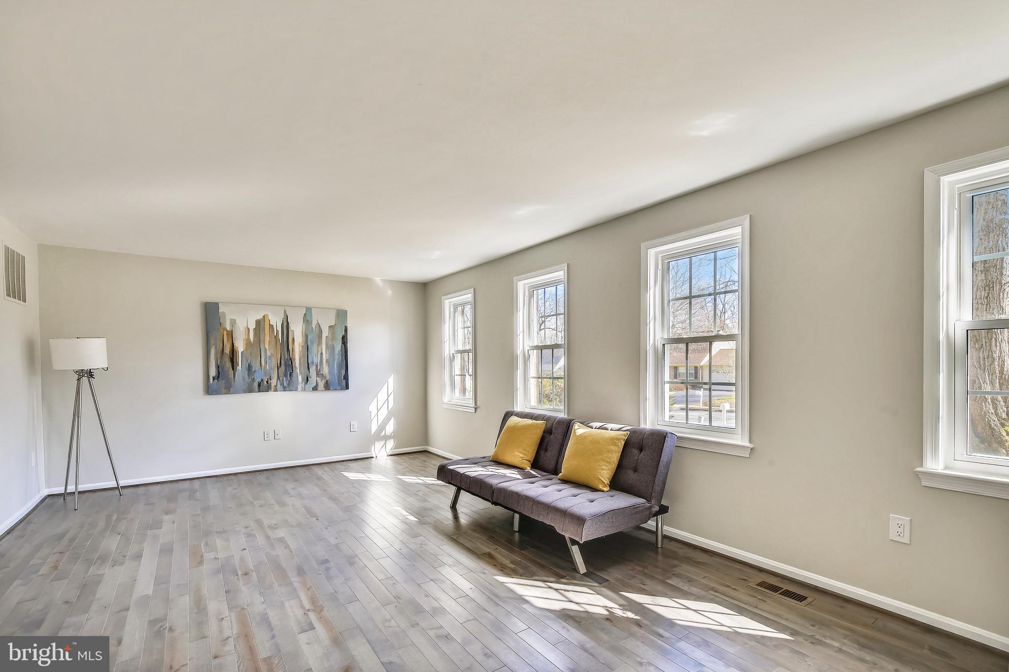 1508 Laurel Hill Road Vienna, VA 22182 - Photo 4 of 57 Gallery Image 4