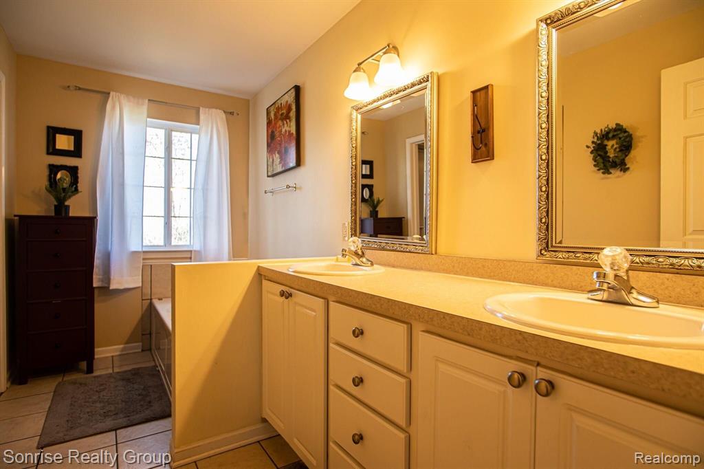 5225 Whitaker Road Linden, MI 48451 - Photo 8 of 29