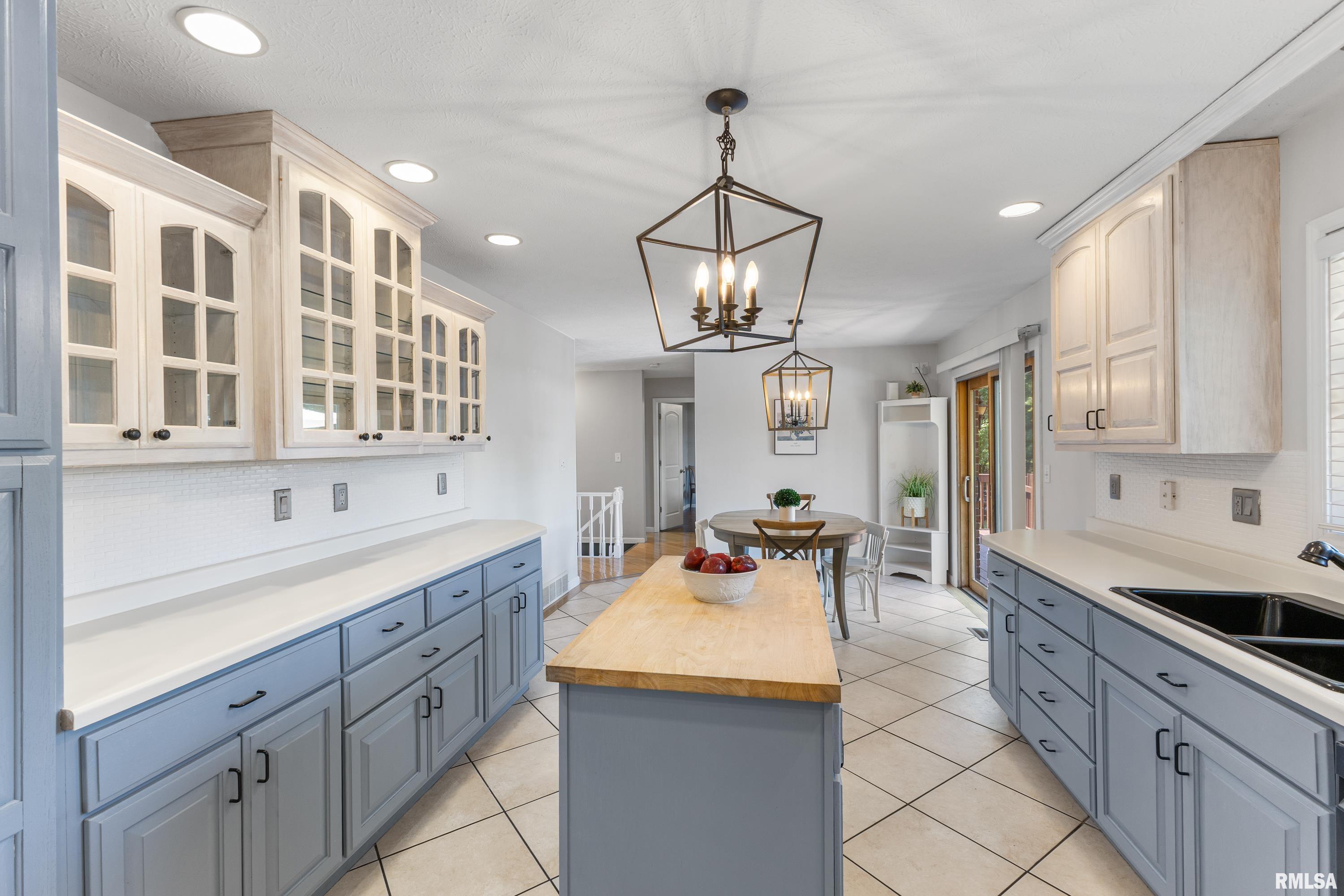 3311 North Tower Road Quincy, IL 62305 - Photo 7 of 38