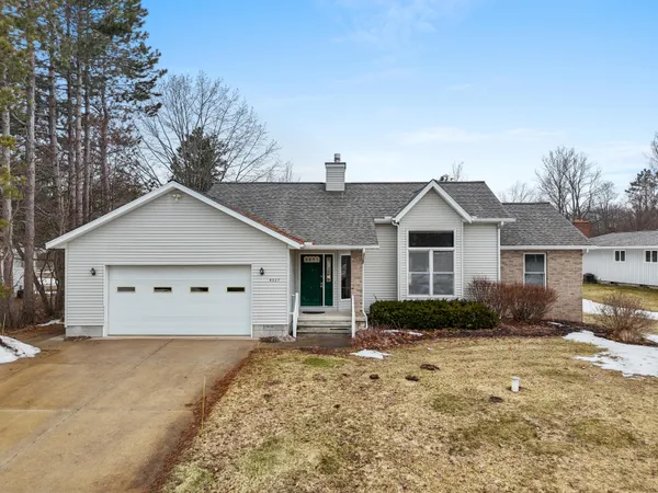 $389,000 | 4327 Benson Road, Cadillac, MI 49601