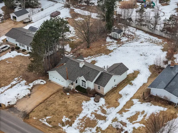 $389,000 | 4327 Benson Road, Cadillac, MI 49601