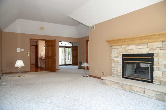 201 East Army Trail Road Bartlett, IL 60103 - Photo 30 of 59 a living room with furniture
