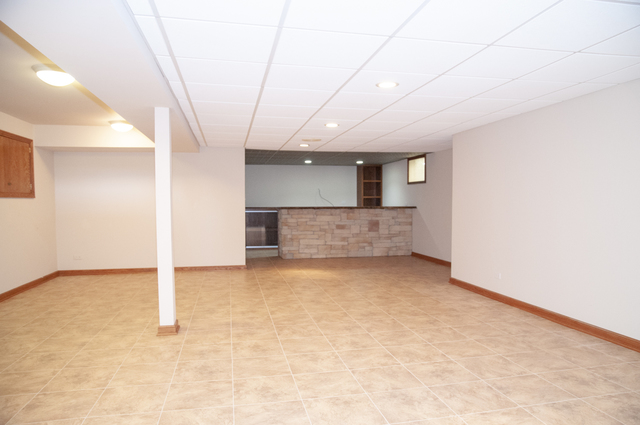 201 East Army Trail Road Bartlett, IL 60103 - Photo 49 of 59 an empty room with a empty space