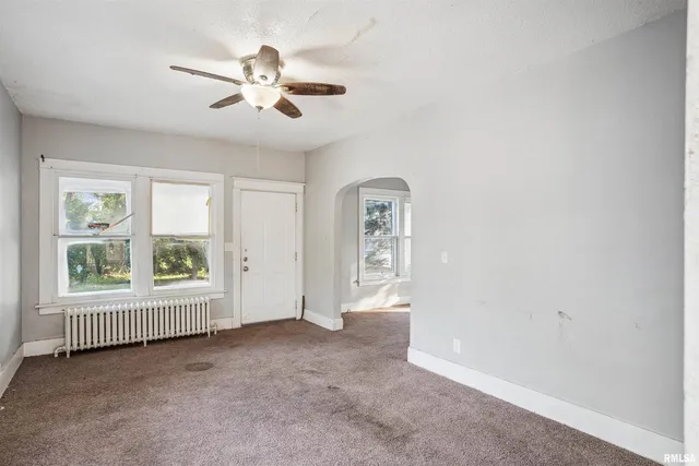 $59,900 | 209 East 13th Street, Davenport, IA 52803