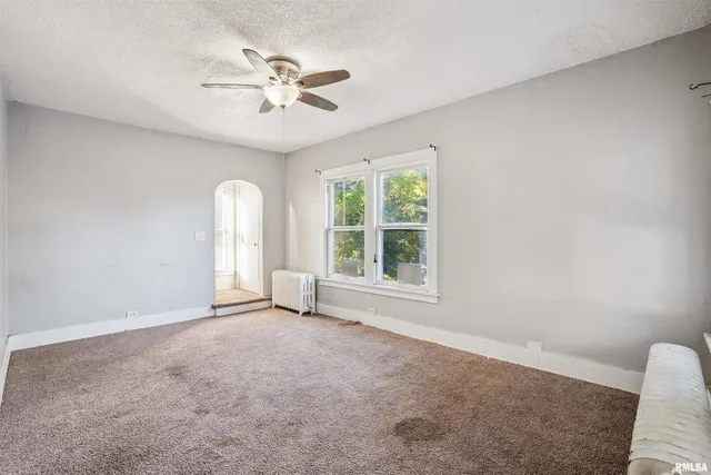 $59,900 | 209 East 13th Street, Davenport, IA 52803