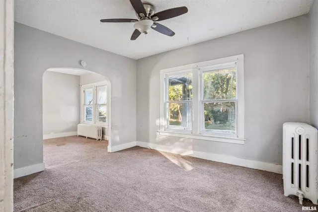 $59,900 | 209 East 13th Street, Davenport, IA 52803