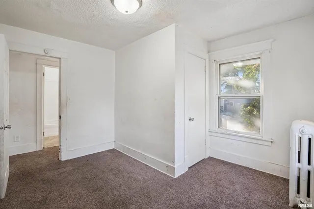 $59,900 | 209 East 13th Street, Davenport, IA 52803