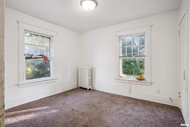 $59,900 | 209 East 13th Street, Davenport, IA 52803