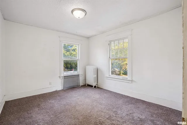 $59,900 | 209 East 13th Street, Davenport, IA 52803