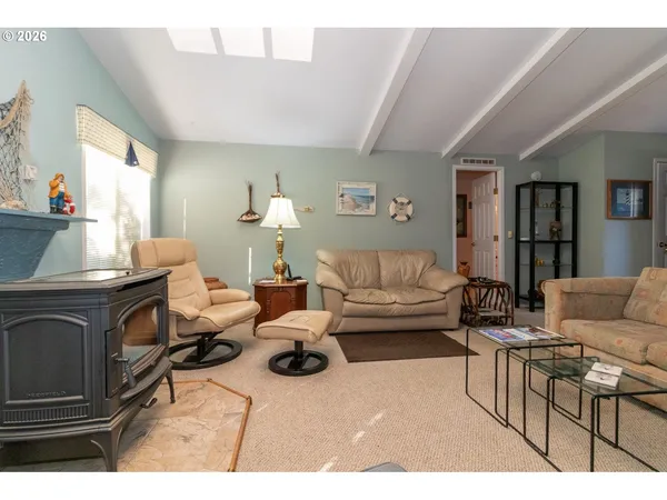 $389,000 | 136 43rd Way, Florence, OR 97439