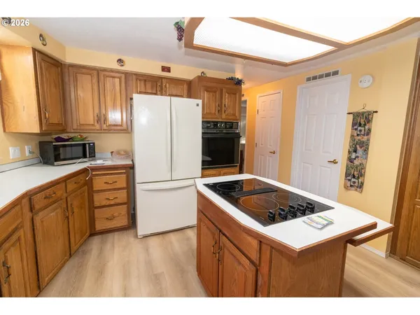 $389,000 | 136 43rd Way, Florence, OR 97439