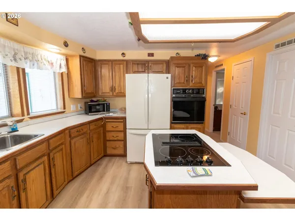 $389,000 | 136 43rd Way, Florence, OR 97439