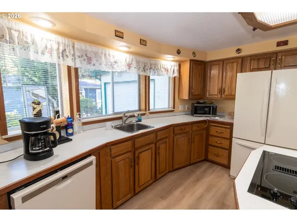 $389,000 | 136 43rd Way, Florence, OR 97439