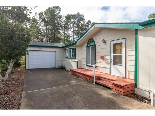 $389,000 | 136 43rd Way, Florence, OR 97439
