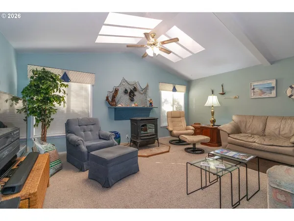 $389,000 | 136 43rd Way, Florence, OR 97439