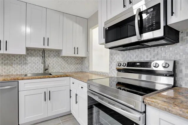 $79,999 | 3160 Holiday Springs Boulevard, Unit 7104, Margate, FL 33063