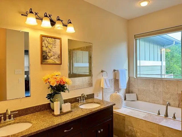 $3,295 | 1009 Taulbee Lane, Unit H, Austin, TX 78757