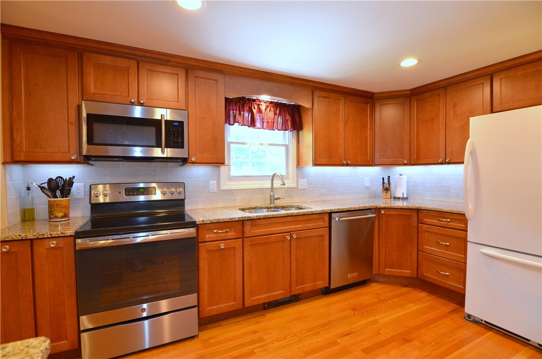 49 Leuba Road Coventry, RI 02816 - Photo 11 of 29